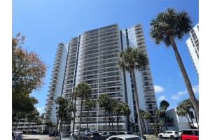 3731 N Country Club Drive 529, Aventura