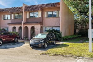 33 Matador Ln 8-21, Fort Lauderdale