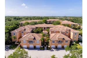 5020 Fairways Circle J107, Vero Beach
