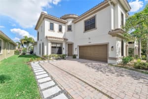 8262 Canopy Ter, Parkland