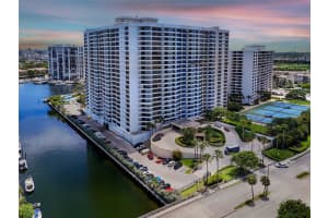 2500 Parkview Dr 1710, Hallandale Beach