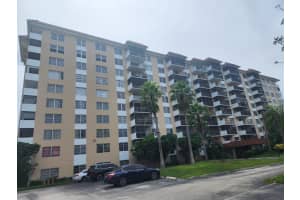 4174 Inverrary Dr 811, Lauderhill