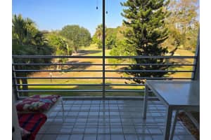 535 Oaks Dr. 308, Pompano Beach