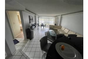 3760 Inverrary Dr 1b, Lauderhill