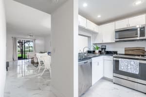 10402 Sunrise Lakes Blvd 107, Sunrise