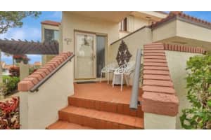 402 Sea Oats Dr E, Juno Beach