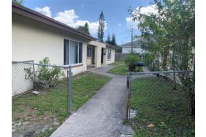 2760 Nw 58th Ter, Lauderhill