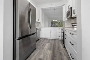 9587 Weldon Circle B402, Tamarac