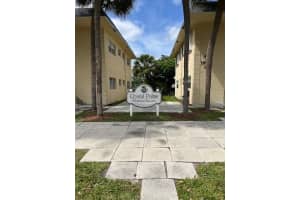 1401 Nw 45th St 4, Deerfield Beach