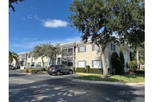 130 Cypress Club Dr 323, Pompano Beach