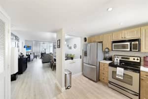 8880 Sunrise Lakes Boulevard 103, Sunrise
