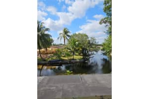 9220 Nw 14th St 272, Pembroke Pines