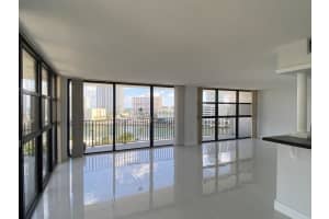 400 Leslie Dr 810, Hallandale Beach
