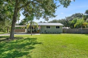 9633 Honeysuckle, Fl 32976, Sebastian