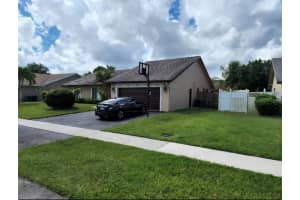 8320 Nw 54th Ct, Lauderhill
