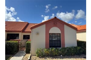 84 Centennial Ct, Deerfield Beach