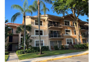 9055 Wiles Road 307, Coral Springs