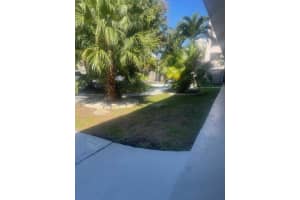 467 Golden Isles Dr 117, Hallandale Beach