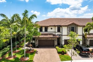 9580 Town Parc Cir S 9580, Parkland