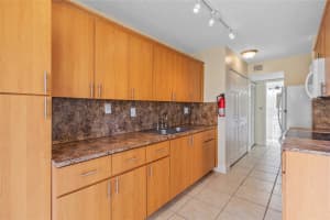 3550 Blue Lake Dr 105, Pompano Beach