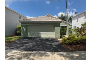 4077 Pine Ridge Ln, Weston