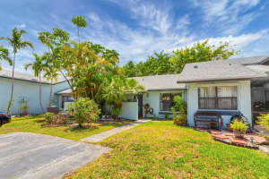 8213 Nw 100th Dr 8213, Tamarac
