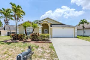 1209 Hatteras Cir, Greenacres