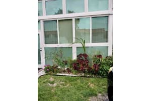 2251 Nw 48th Ter 104, Lauderhill
