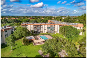 6100 S Falls Circle Drive 204, Lauderhill