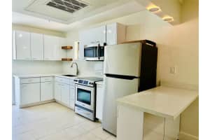 2425 Pierce St, Hollywood