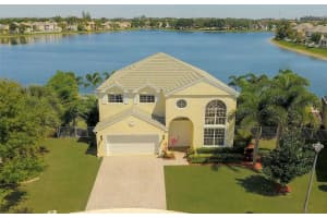 103 Devonshire Cir, Royal Palm Beach