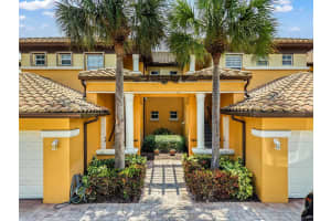 7989 Nw 128th Ln 13 D, Parkland
