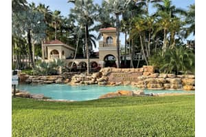 7557 Nw 18th Dr, Hollywood