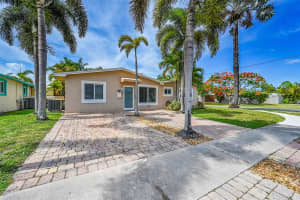 529 Ne 2nd Pl, Dania Beach