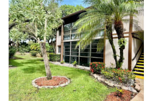 9384 S Belfort Circle 101, Tamarac