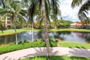 16135 Emerald Estates Dr 272, Weston