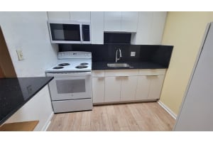 151 Sw 135th Ter 203t, Pembroke Pines