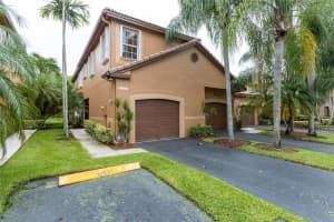 1402 Veracruz Ln, Weston