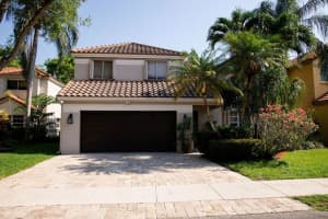 9223 Greenbrier Ct, Davie