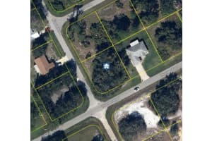 5749 Thunder Rd, Sebring