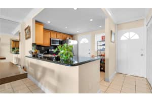 3725 Ne 169th St 207, North Miami Beach