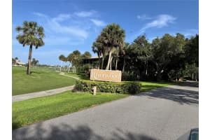 218 Ne Edgewater Dr 218, Stuart