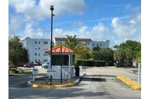 2800 Somerset Drive 109j, Lauderdale Lakes