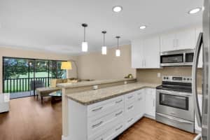 600 Greensward Ln 203, Delray Beach