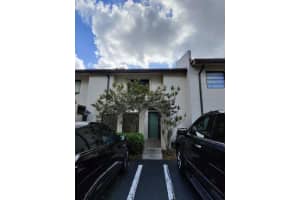 21682 Cypress Rd 11d, Boca Raton