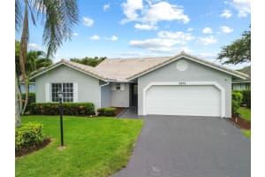5494 Pine Cr, Coral Springs