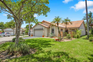 2335 Dover, Weston