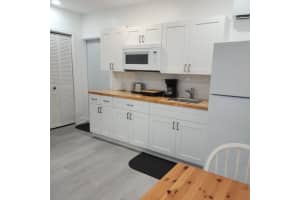 7631 Raleigh St, Hollywood