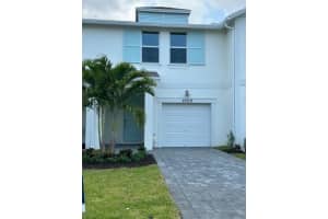 5700 Se Edgewater Circle, Stuart