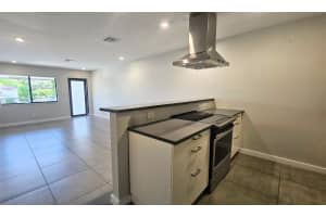 200 Nw 25th St 8, Fort Lauderdale